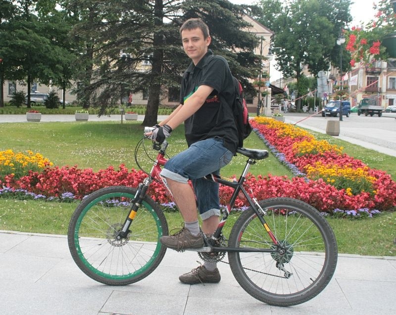 - Rower to świetny środek transportu do jazdy po wiecznie 
zakorkowanym mieście. Pomysł na stworzenie bloga przyszedł mi do głowy w
 wolnej chwili – mówi Michał Rejczak.